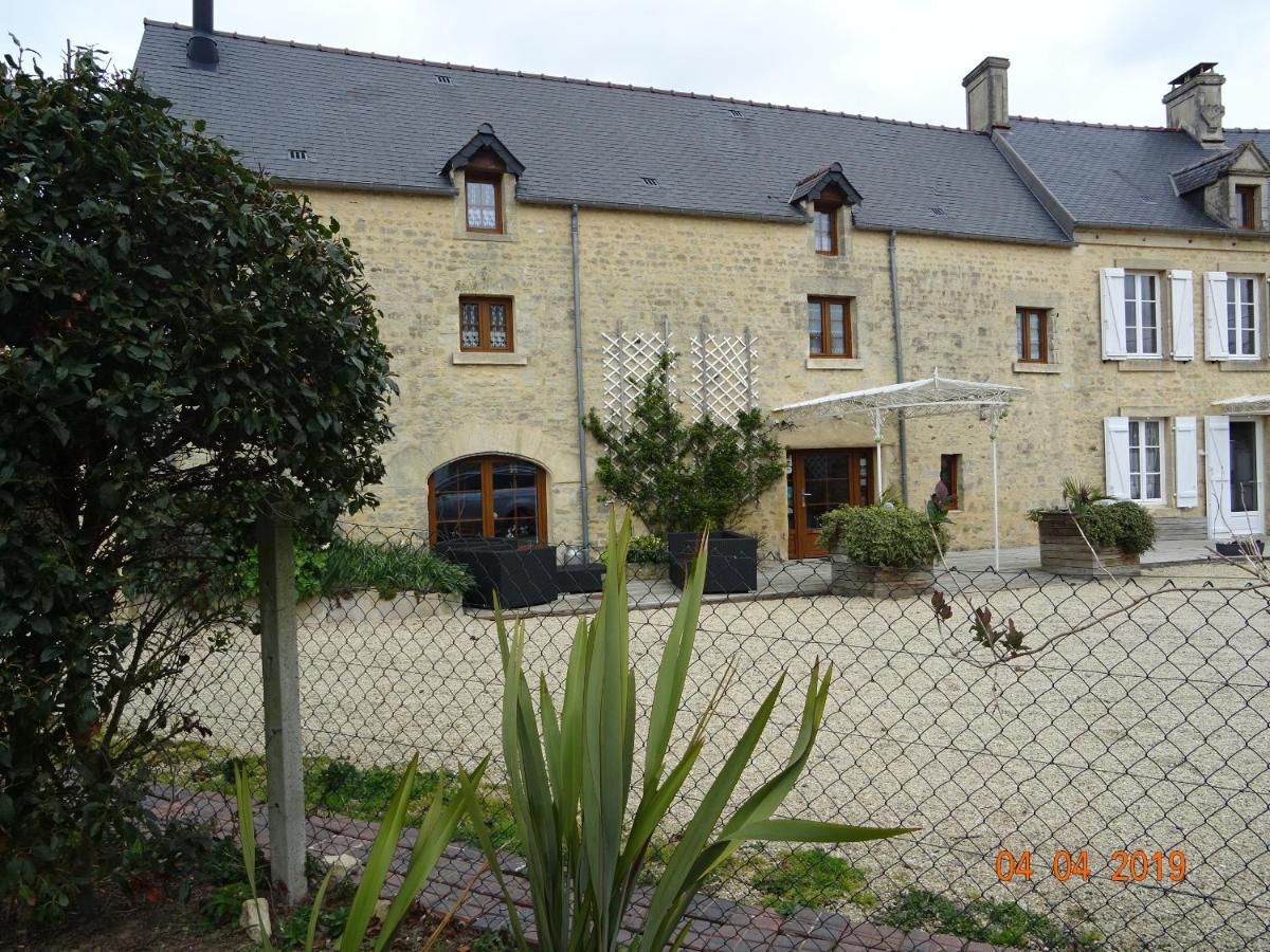 La Ferme Aux Chats Formigny Exterior photo