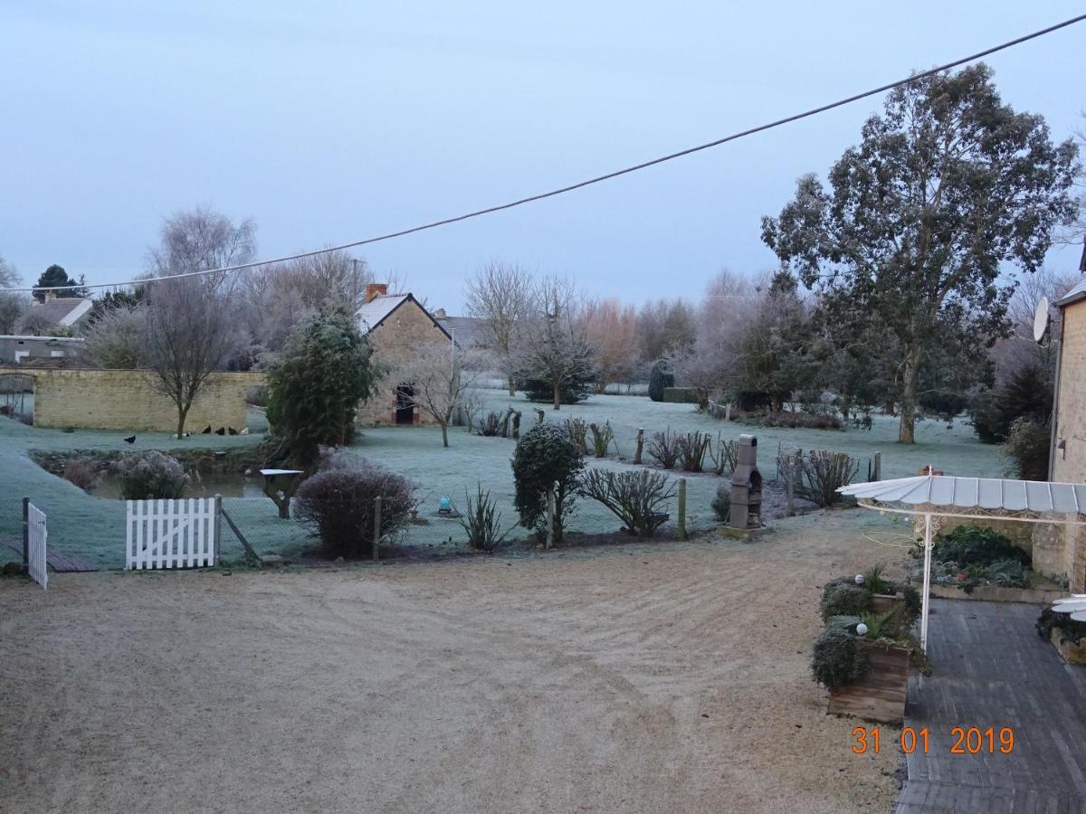 La Ferme Aux Chats Formigny Exterior photo