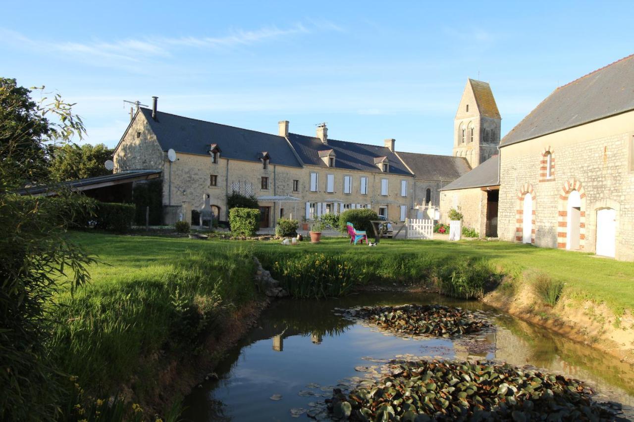 La Ferme Aux Chats Formigny Exterior photo
