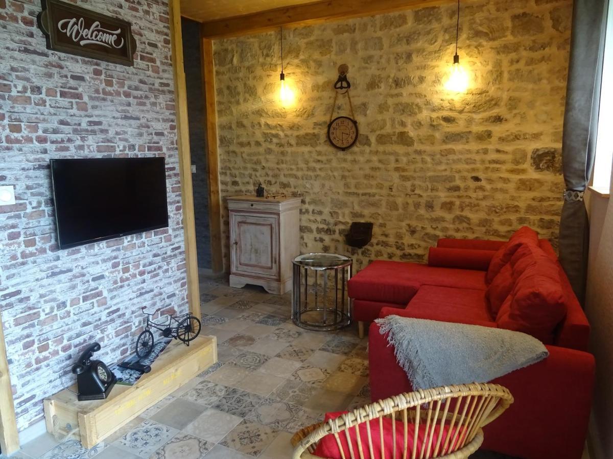 La Ferme Aux Chats Formigny Exterior photo