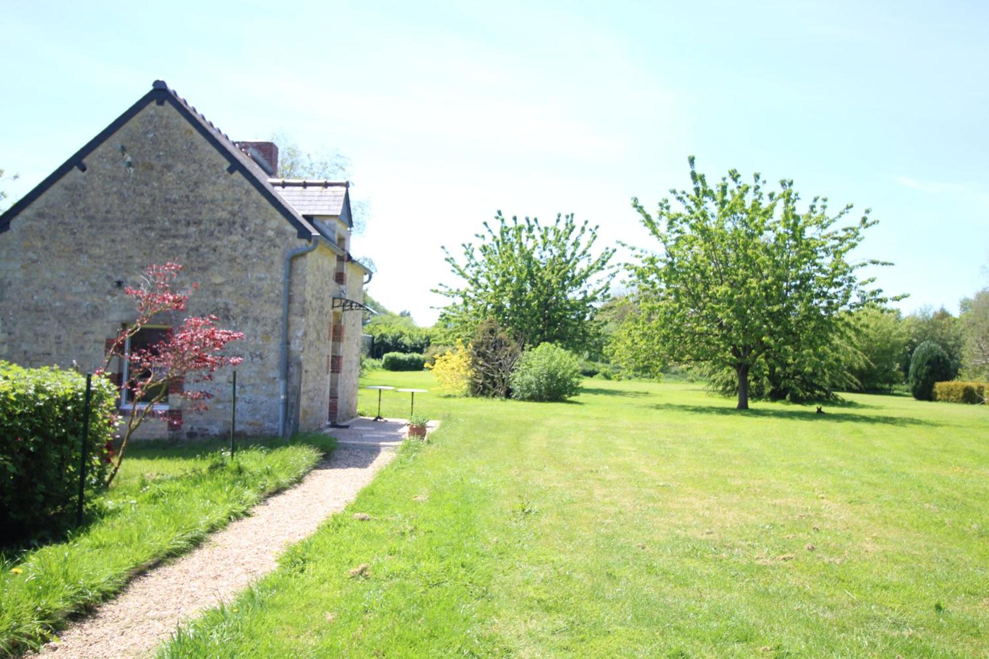 La Ferme Aux Chats Formigny Exterior photo