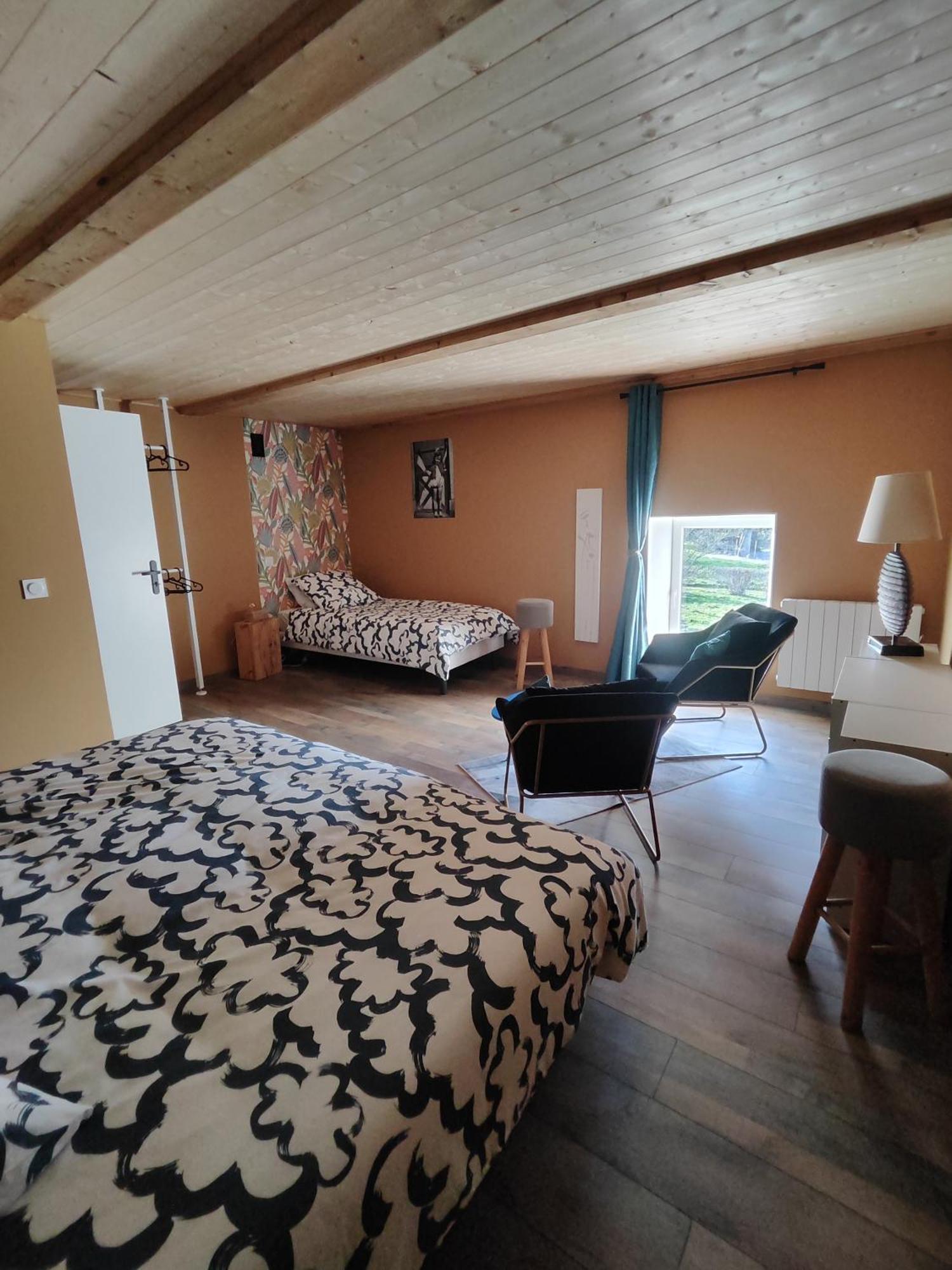 La Ferme Aux Chats Formigny Exterior photo