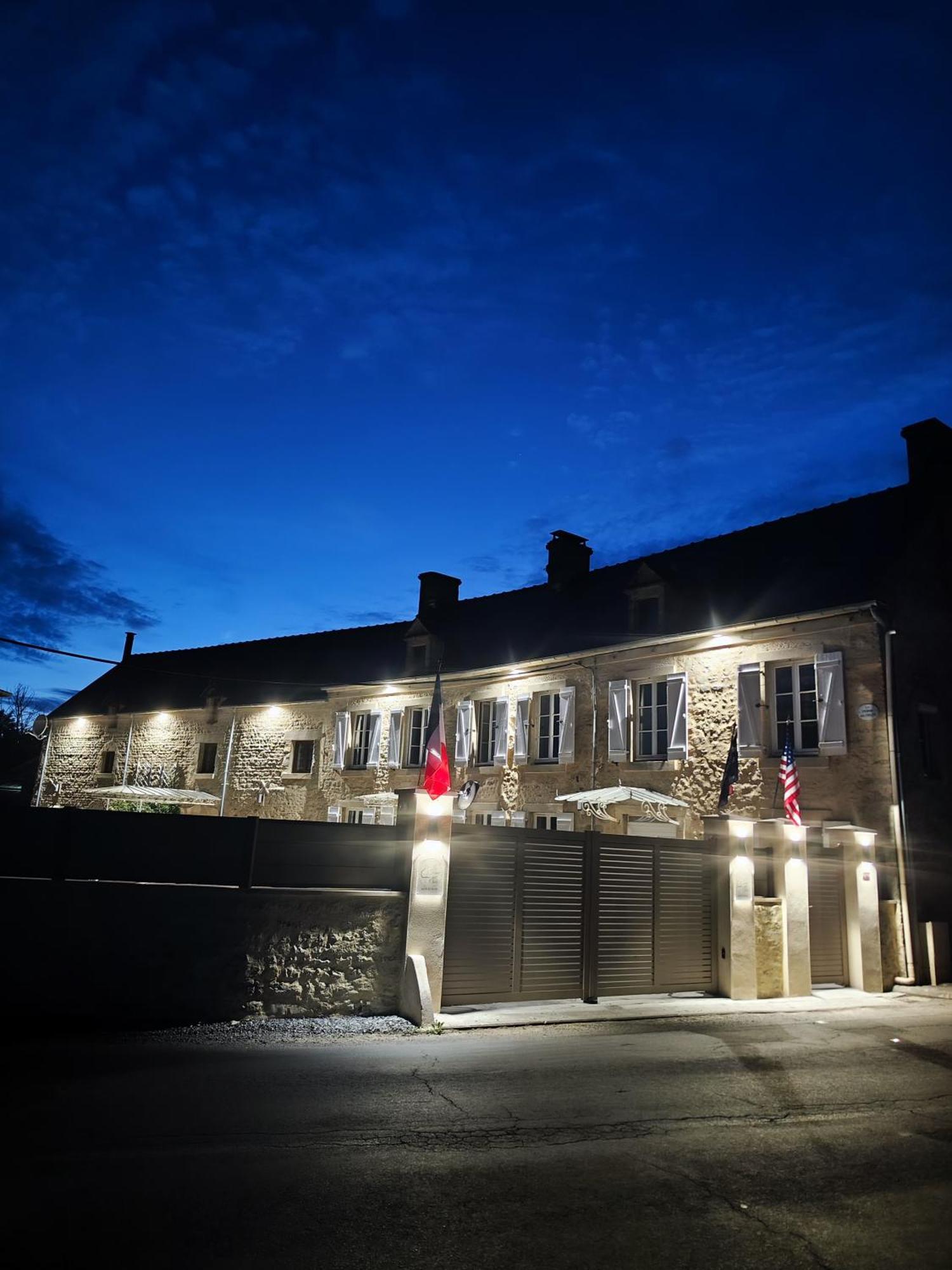 La Ferme Aux Chats Formigny Exterior photo